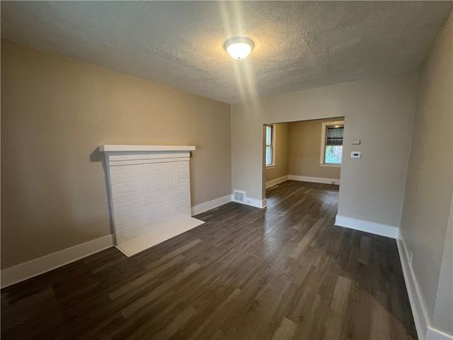 1127 Maplewood Ave, Ambridge, PA 15003