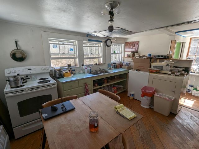 374 Burton Highway, Wilton, NH 03086