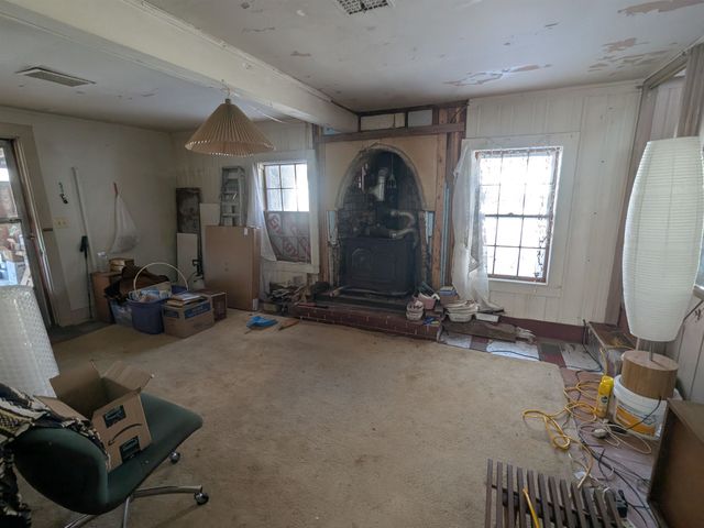 374 Burton Highway, Wilton, NH 03086