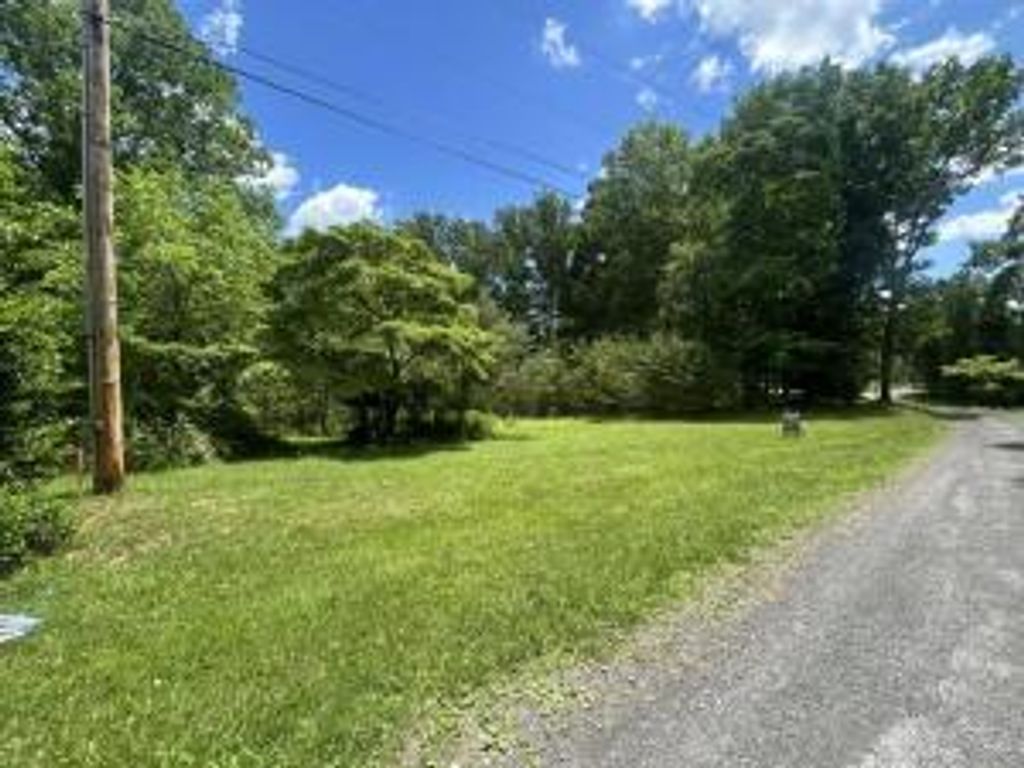 521 Shady Acres DR, Hardy, VA 24101