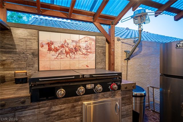 9412 Cedar Heights Avenue, Las Vegas, NV 89134
