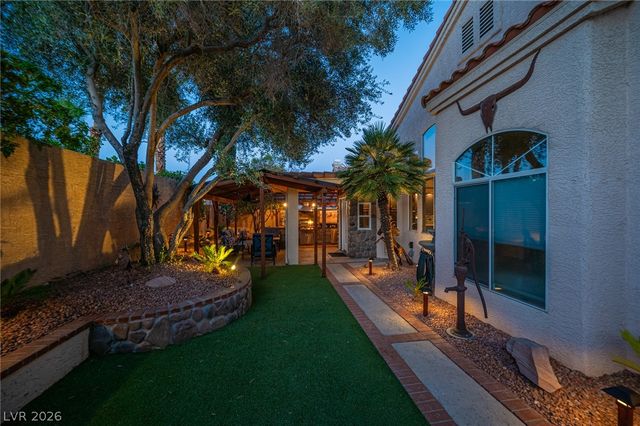 9412 Cedar Heights Avenue, Las Vegas, NV 89134