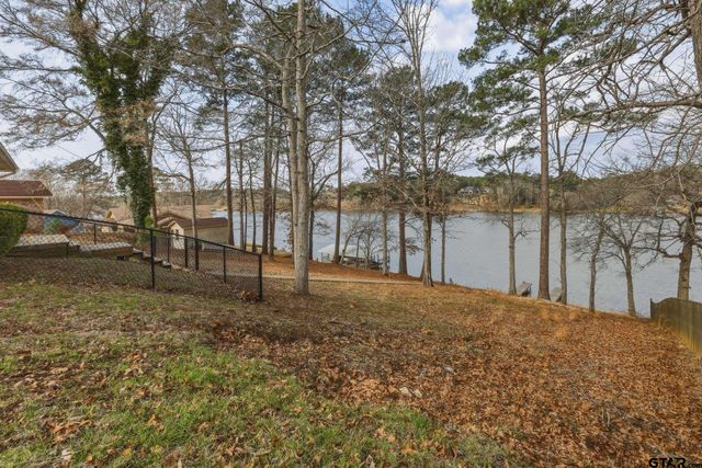 3075 E Lake Dr, Gladewater, TX 75647