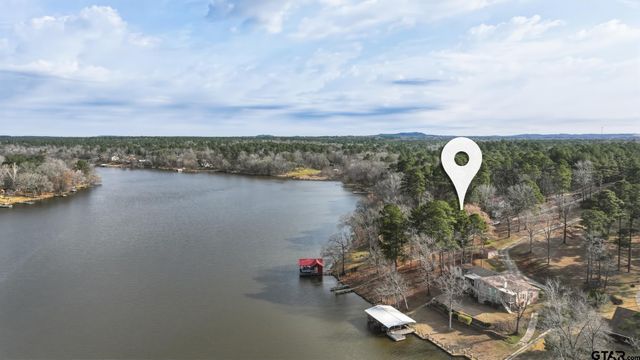 3075 E Lake Dr, Gladewater, TX 75647