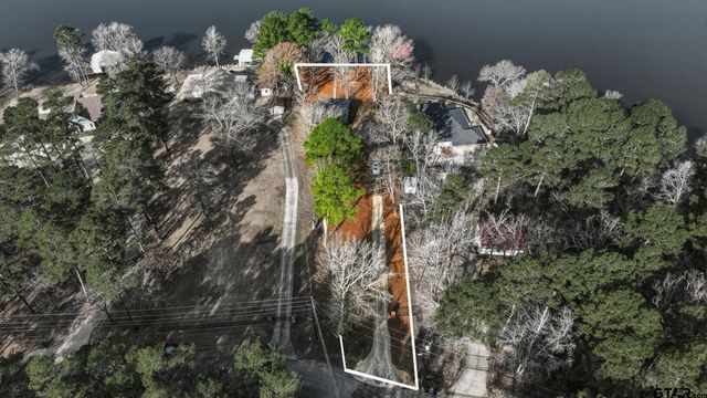 3075 E Lake Dr, Gladewater, TX 75647