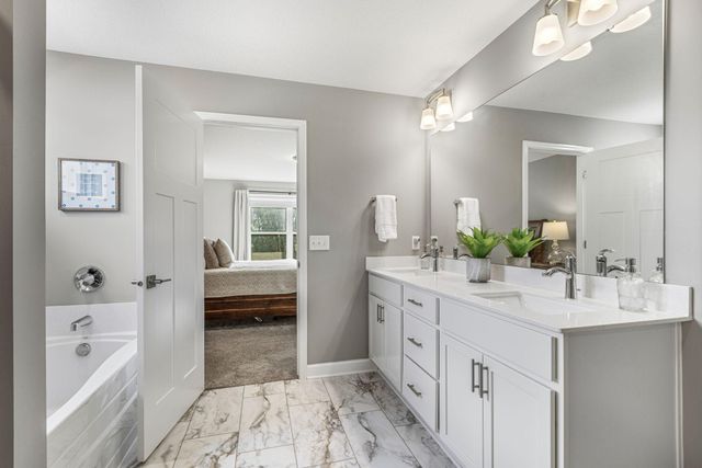 20490 Ginger Court, Lakeville, MN 55044