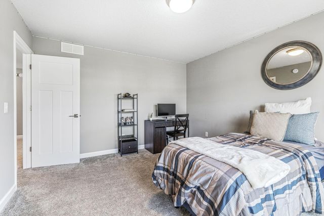 20490 Ginger Court, Lakeville, MN 55044