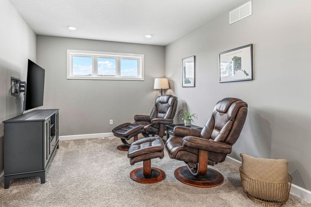 20490 Ginger Court, Lakeville, MN 55044