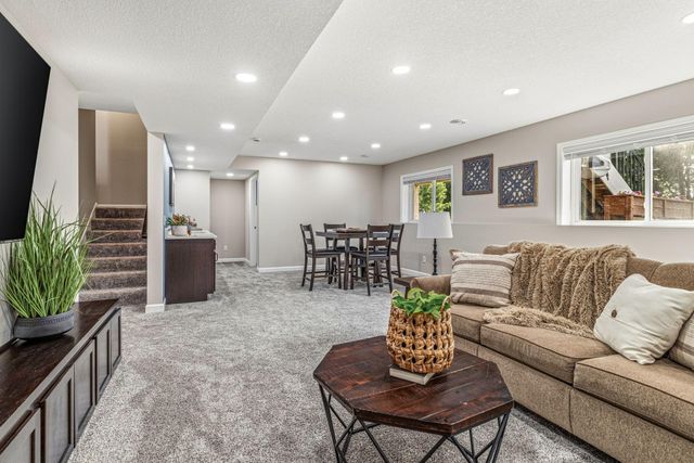 20490 Ginger Court, Lakeville, MN 55044