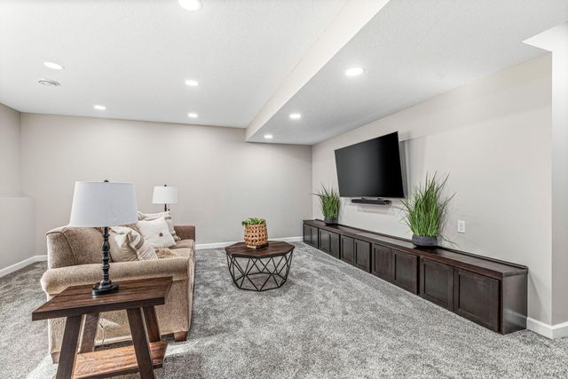 20490 Ginger Court, Lakeville, MN 55044