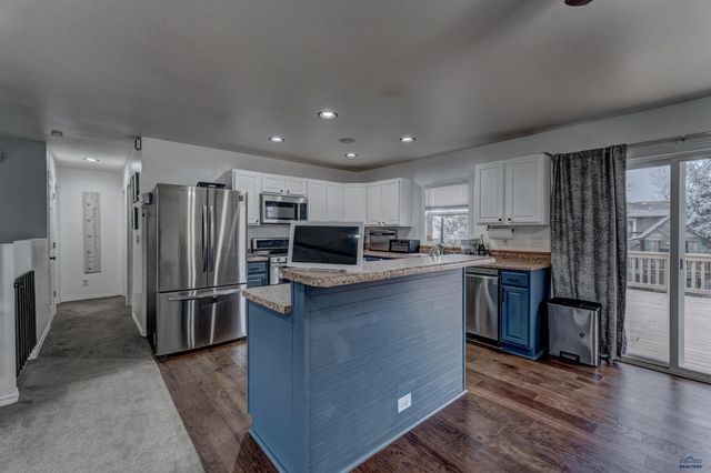 603 CARDINAL DR, Box Elder, SD 57719