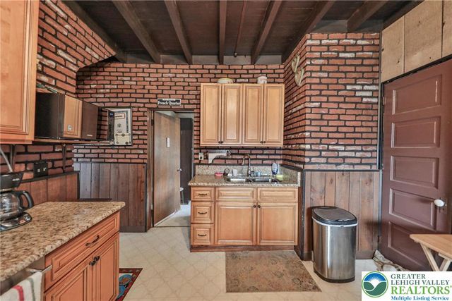 1005 7th Street, Whitehall Twp, PA 18052