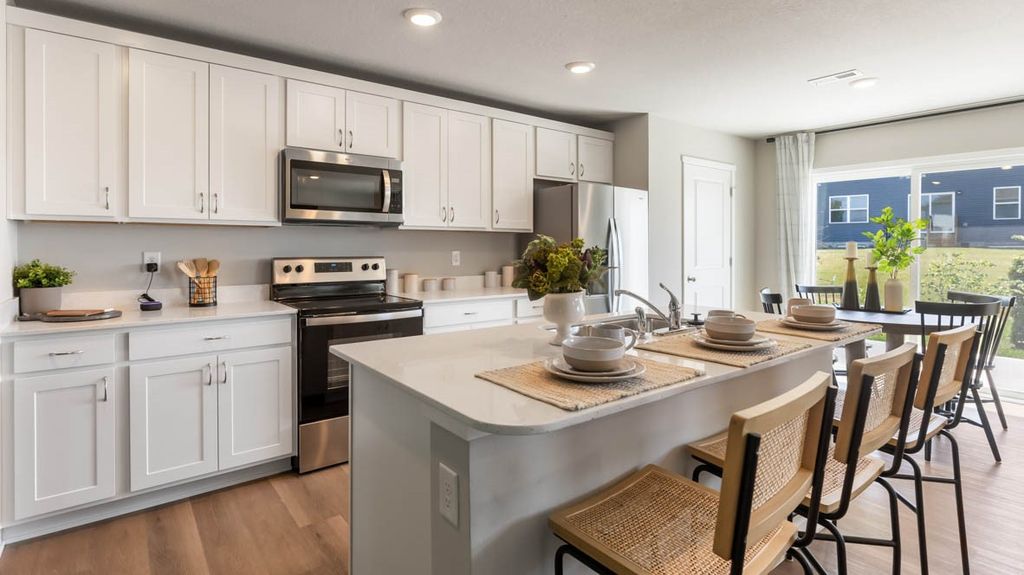 4740 170TH Place, Urbandale, IA 50323