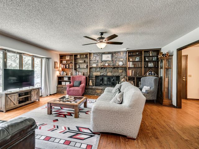 313 Driftwood Drive, Norman, OK 73026