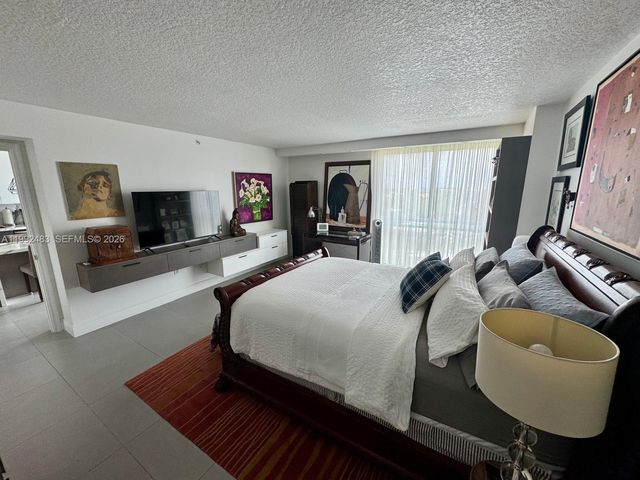 3000 Coral Way 919, Miami, FL 33145