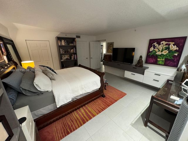 3000 Coral Way 919, Miami, FL 33145