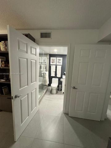 3000 Coral Way 919, Miami, FL 33145