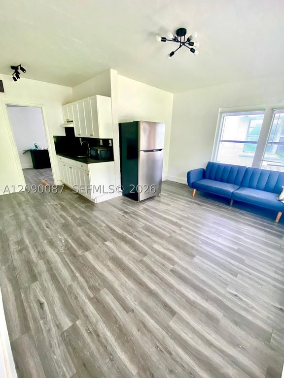 1555 Pennsylvania Ave 101, Miami Beach, FL 33139
