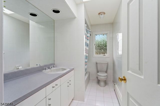 767 Kingsland Ave, Ridgefield Boro, NJ 07657