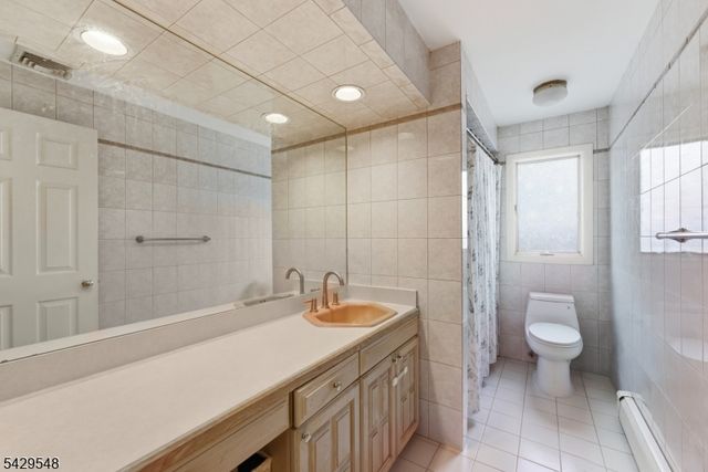 767 Kingsland Ave, Ridgefield Boro, NJ 07657