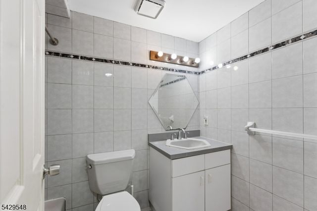 767 Kingsland Ave, Ridgefield Boro, NJ 07657