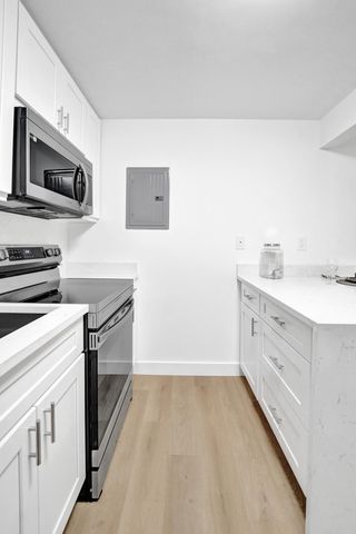 7300 NW 17th Street 305, Plantation, FL 33313