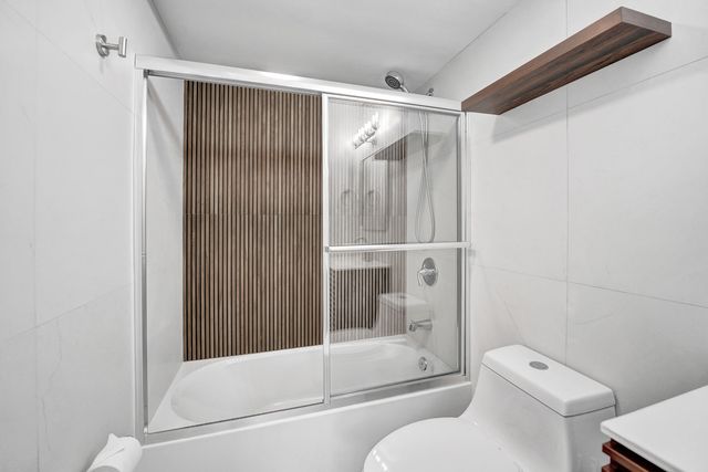 7300 NW 17th Street 305, Plantation, FL 33313