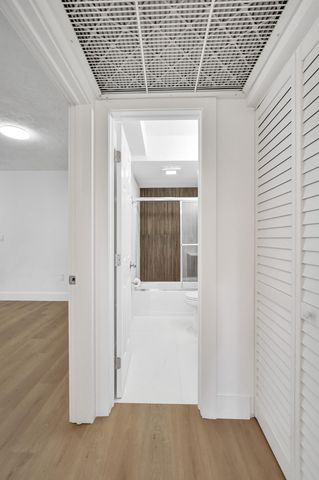 7300 NW 17th Street 305, Plantation, FL 33313