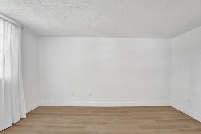 7300 NW 17th Street 305, Plantation, FL 33313