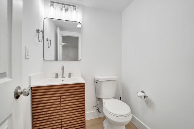 7300 NW 17th Street 305, Plantation, FL 33313