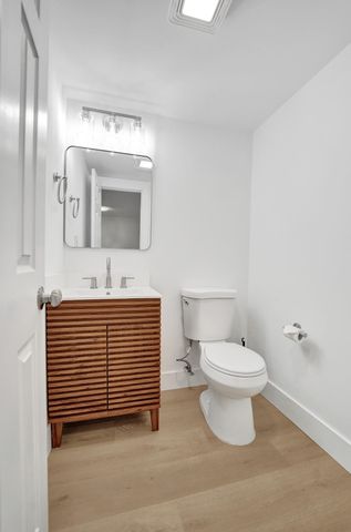 7300 NW 17th Street 305, Plantation, FL 33313