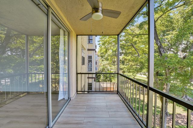 7300 NW 17th Street 305, Plantation, FL 33313