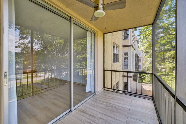 7300 NW 17th Street 305, Plantation, FL 33313