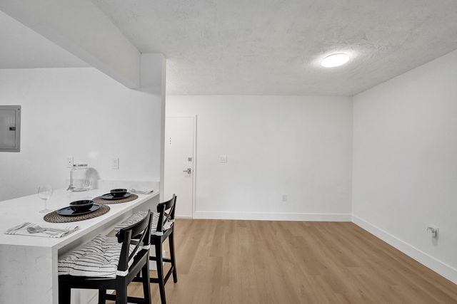 7300 NW 17th Street 305, Plantation, FL 33313