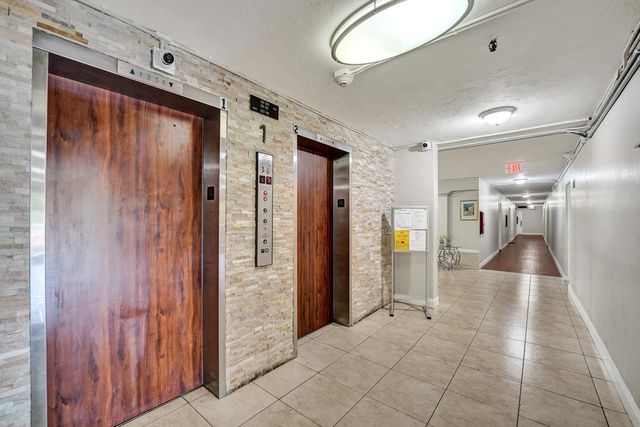 7300 NW 17th Street 305, Plantation, FL 33313