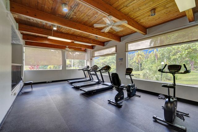 7300 NW 17th Street 305, Plantation, FL 33313