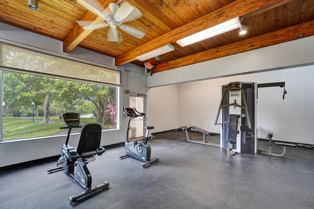 7300 NW 17th Street 305, Plantation, FL 33313