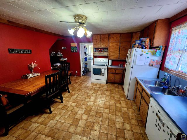 317 Chestnut ST, Everest, KS 66424