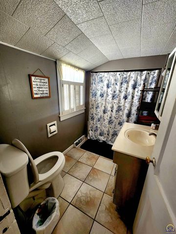 317 Chestnut ST, Everest, KS 66424