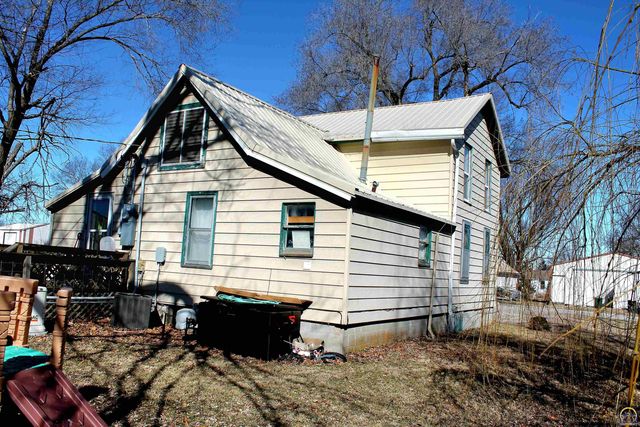 317 Chestnut ST, Everest, KS 66424