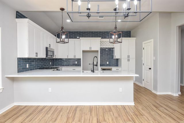 145 W Jackson Street, West Columbia, TX 77486