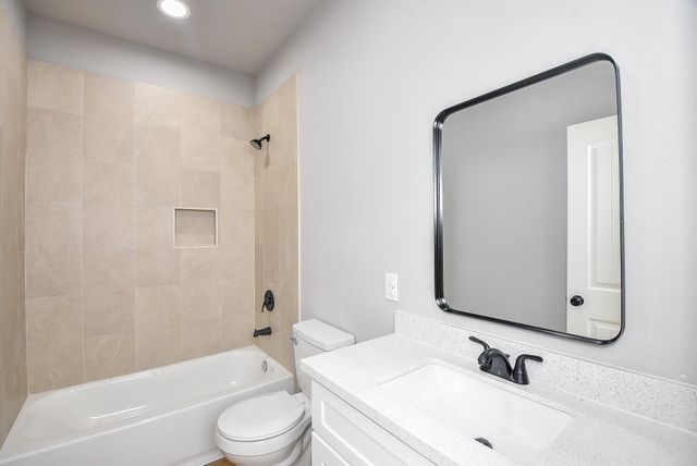 145 W Jackson Street, West Columbia, TX 77486