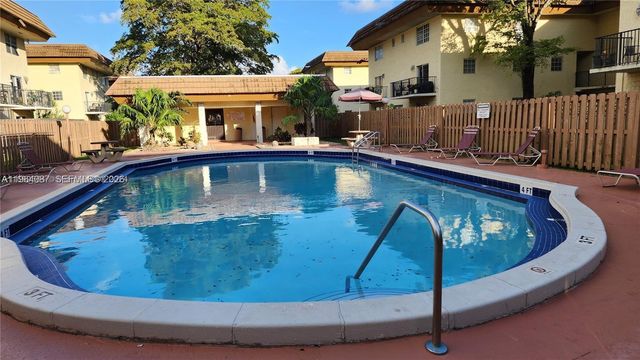 8600 SW 109th Ave 4-206, Miami, FL 33173