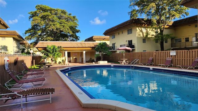 8600 SW 109th Ave 4-206, Miami, FL 33173