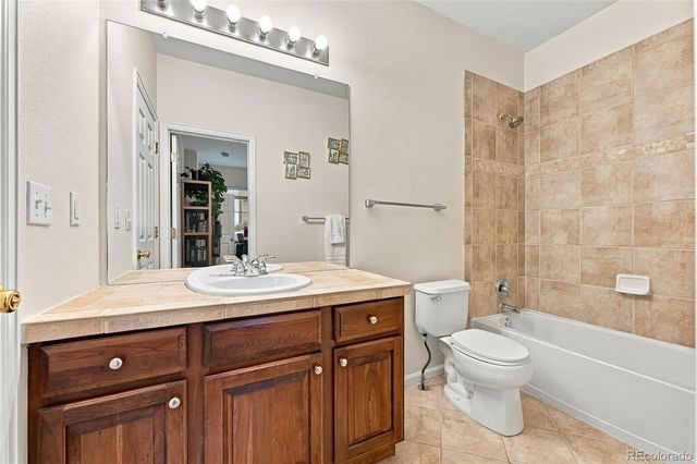 3903 S Quemoy Way, Aurora, CO 80018