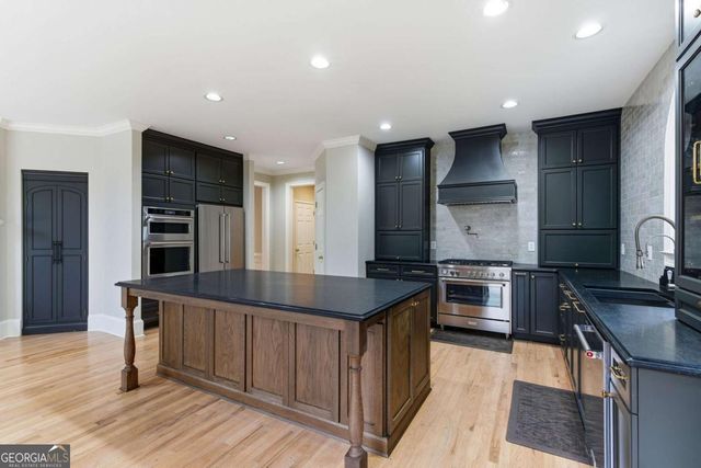 320 Champions View Drive, Milton, GA 30004