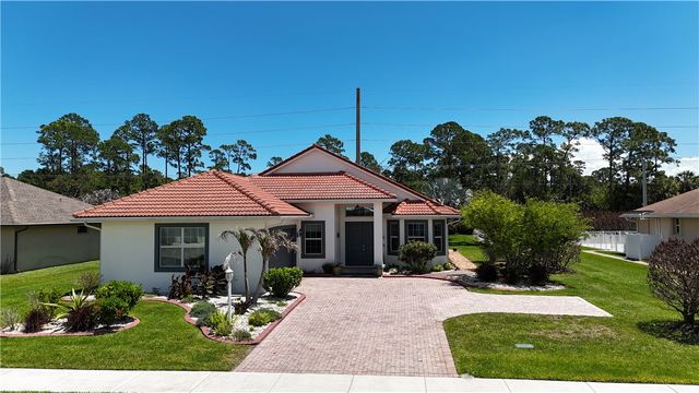 904 Yearling Trail, Sebastian, FL 32958