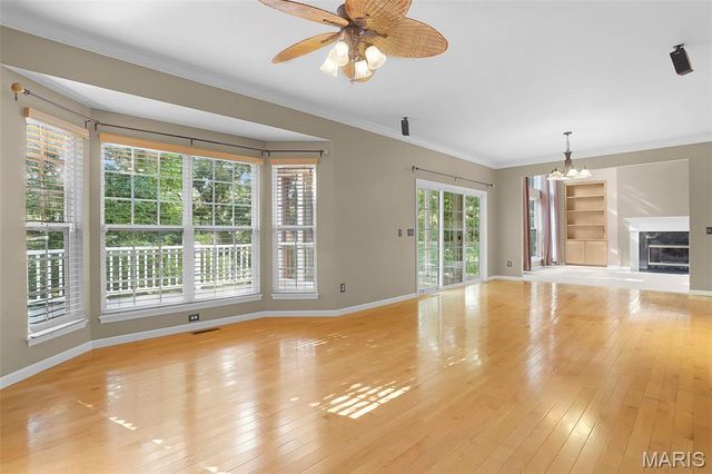 6 Crestwyck Court, Lake St Louis, MO 63367