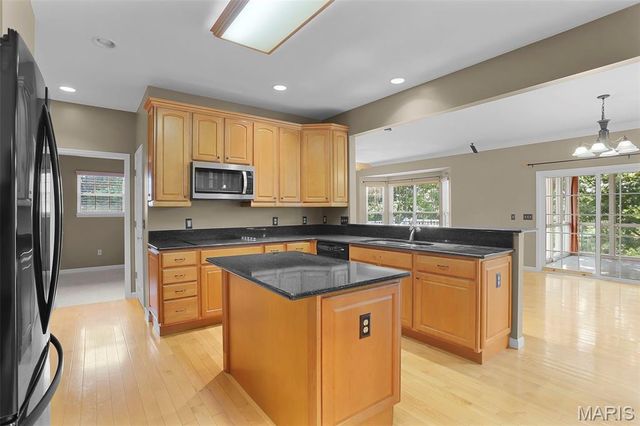 6 Crestwyck Court, Lake St Louis, MO 63367