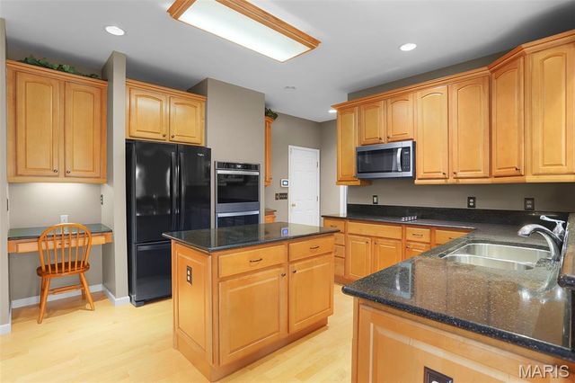 6 Crestwyck Court, Lake St Louis, MO 63367